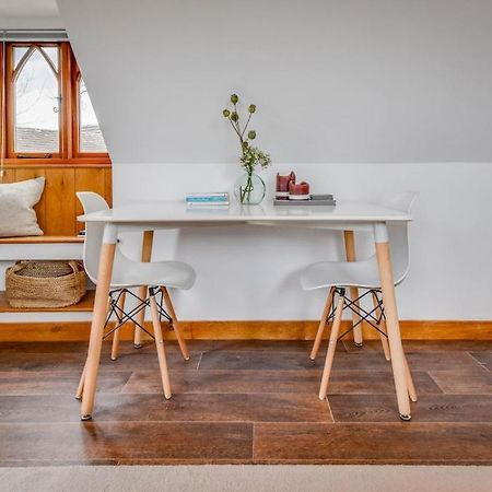 Ferienwohnung The Lookout At Cloatley Meadow Hankerton Exterior foto