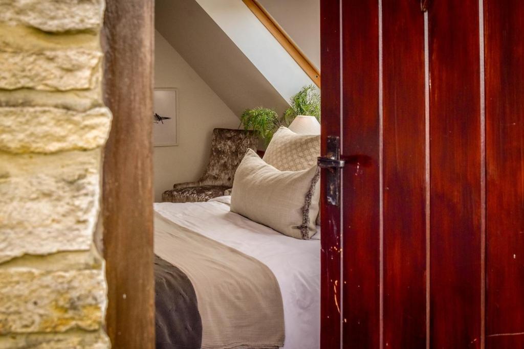 Ferienwohnung The Lookout At Cloatley Meadow Hankerton Exterior foto