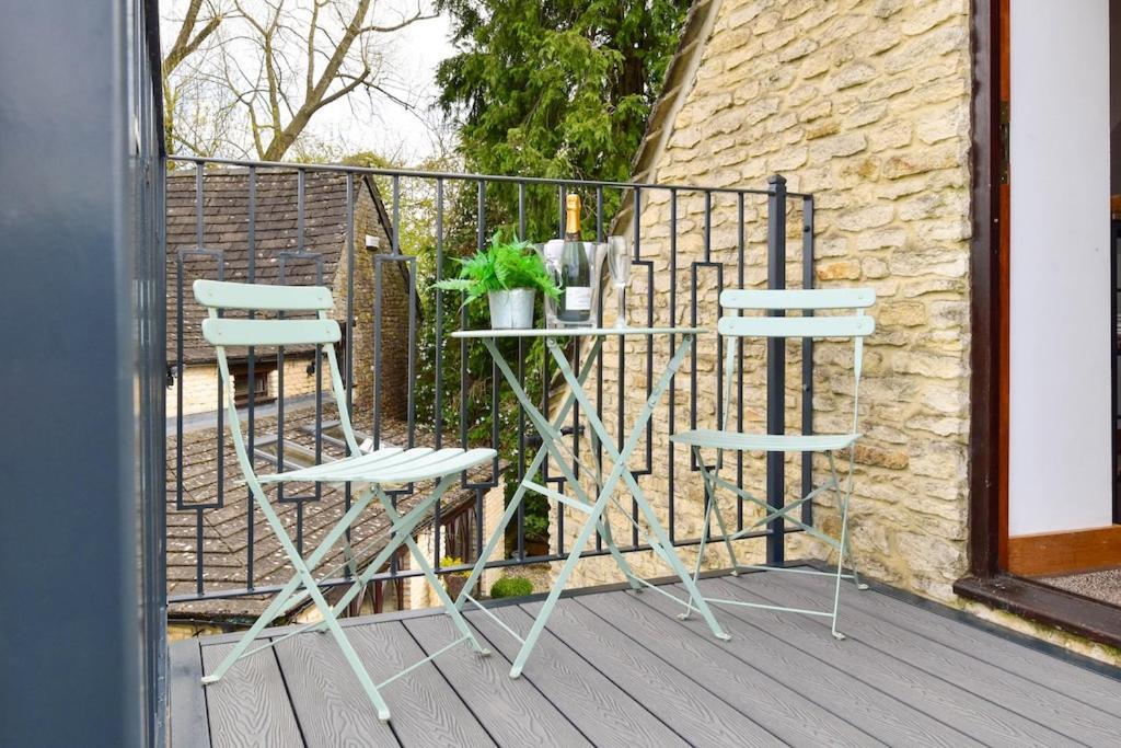 Ferienwohnung The Lookout At Cloatley Meadow Hankerton Exterior foto